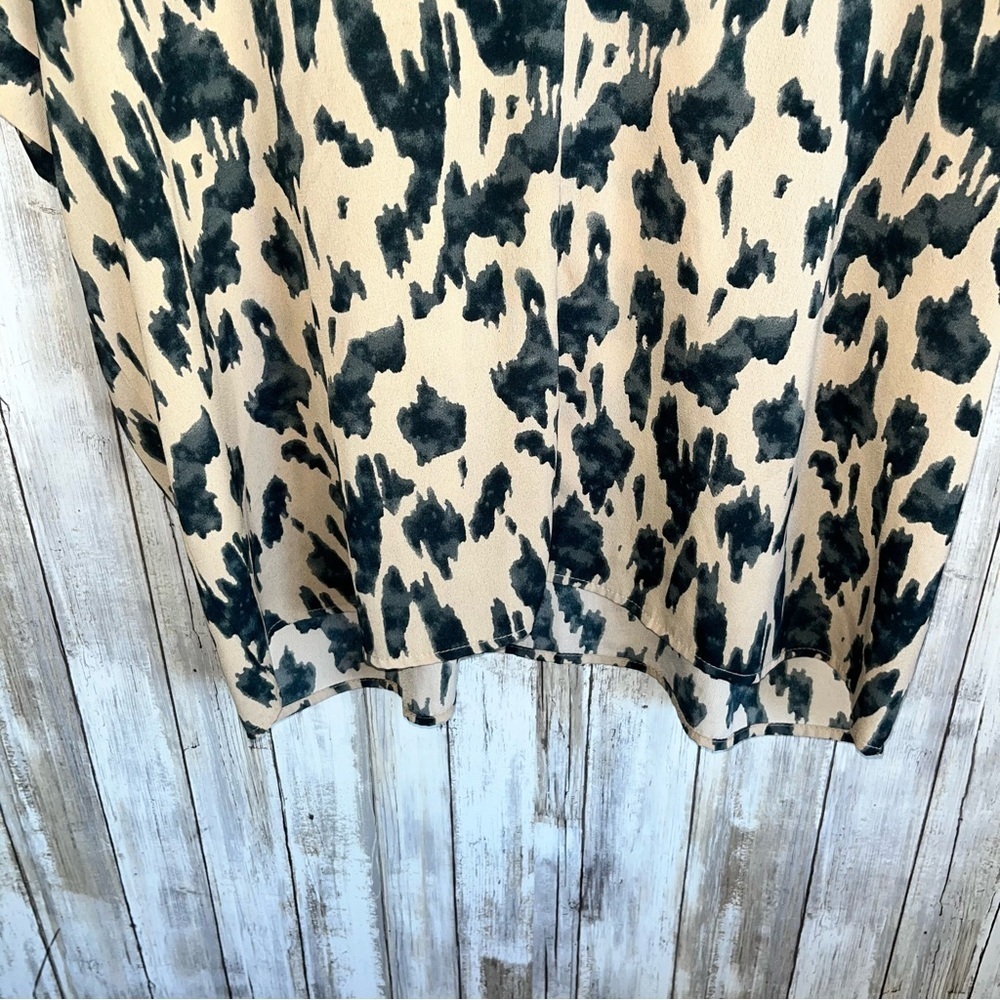 Jodifl Tan Animal Print Oversized V Neck Blouse - Picture 3 of 5